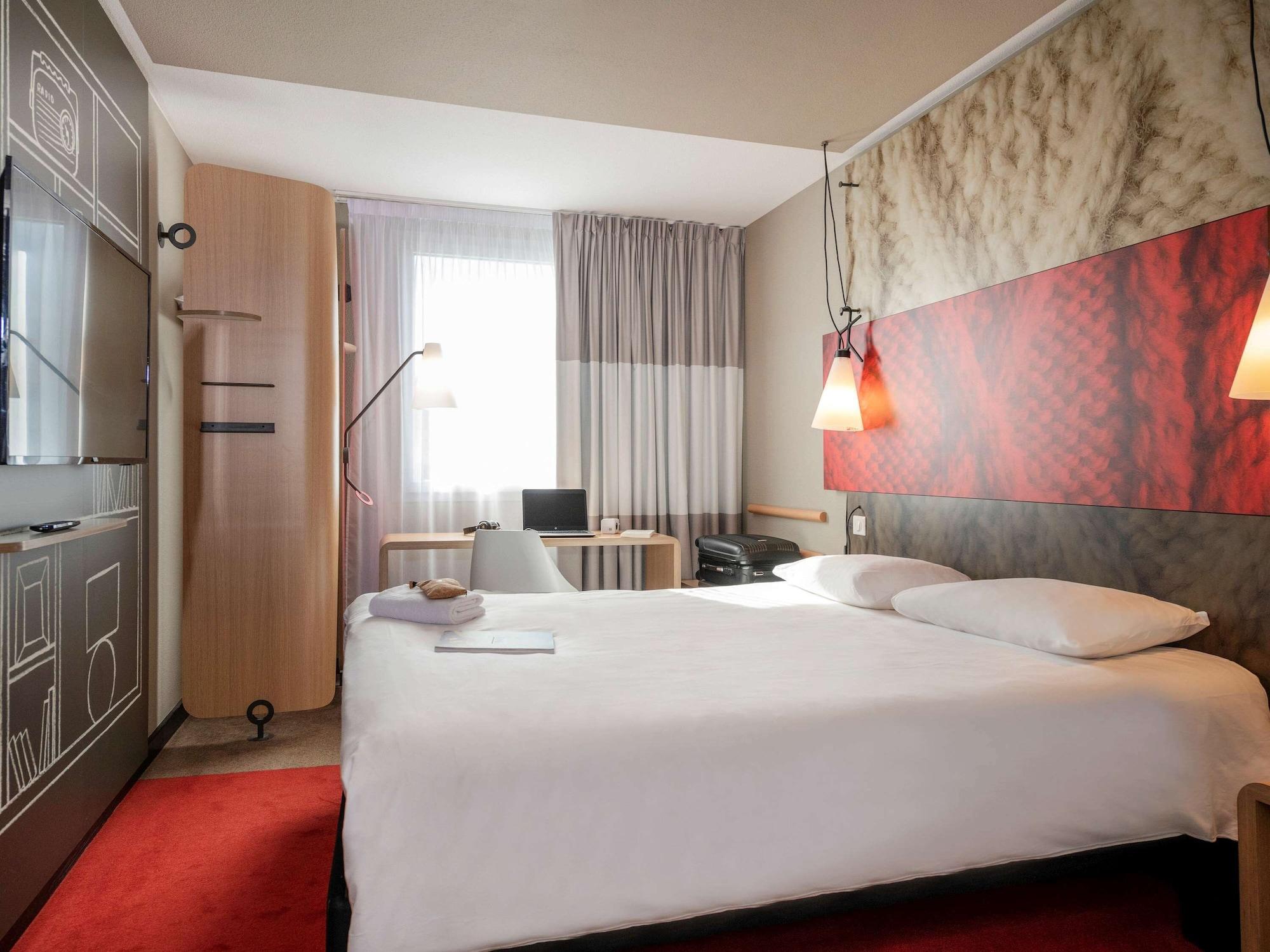 Hotel ibis Lyon Caluire Cité Internationale Exterior foto