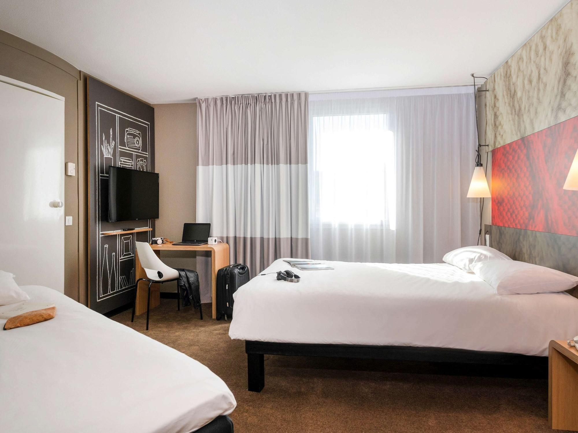 Hotel ibis Lyon Caluire Cité Internationale Exterior foto