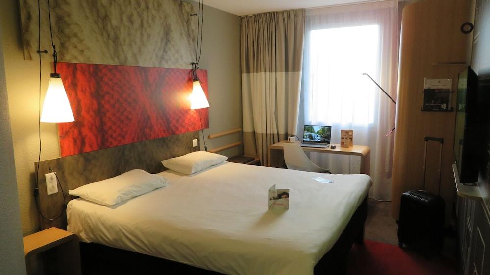 Hotel ibis Lyon Caluire Cité Internationale Exterior foto